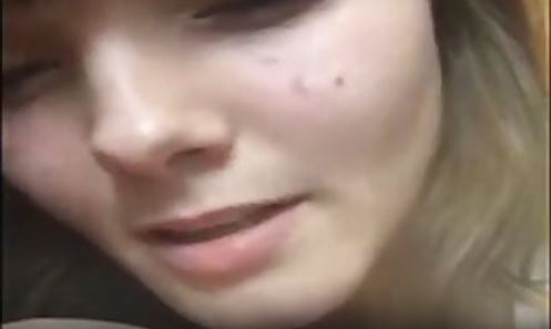 Dog drilled her wide-opened wet cunt in close-up angle.mp4
